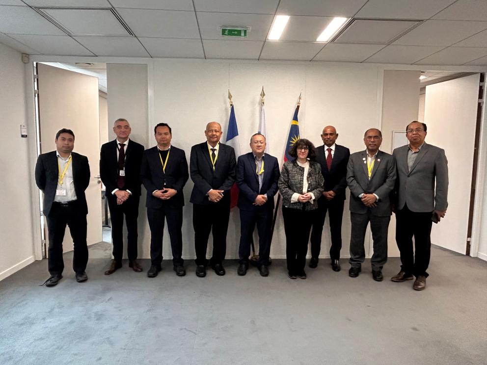 Malaysian delegation at Montrouge headquarters
